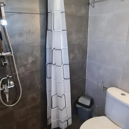 Kır Evi F&r Néoi Epivátai