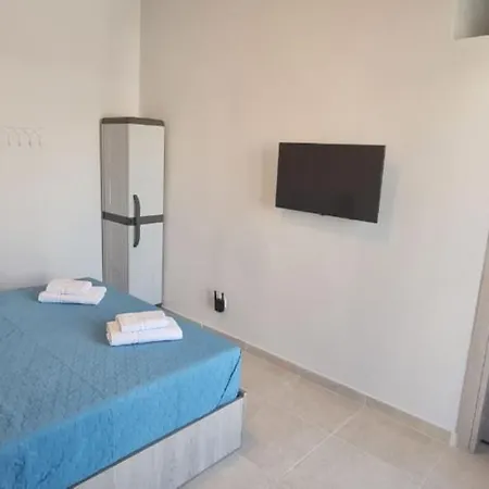 Kır Evi F&r Néoi Epivátai