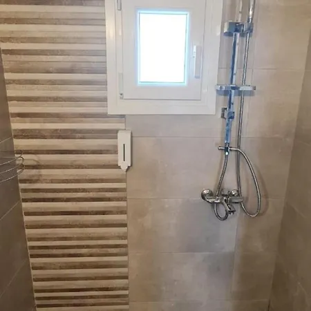 Kır Evi F&r Néoi Epivátai