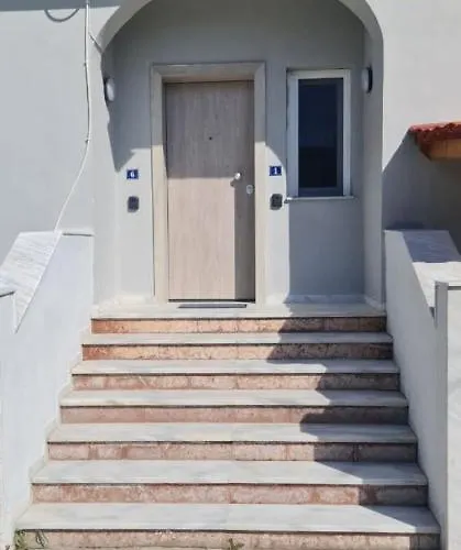 Landhaus F&r Néoi Epivátai